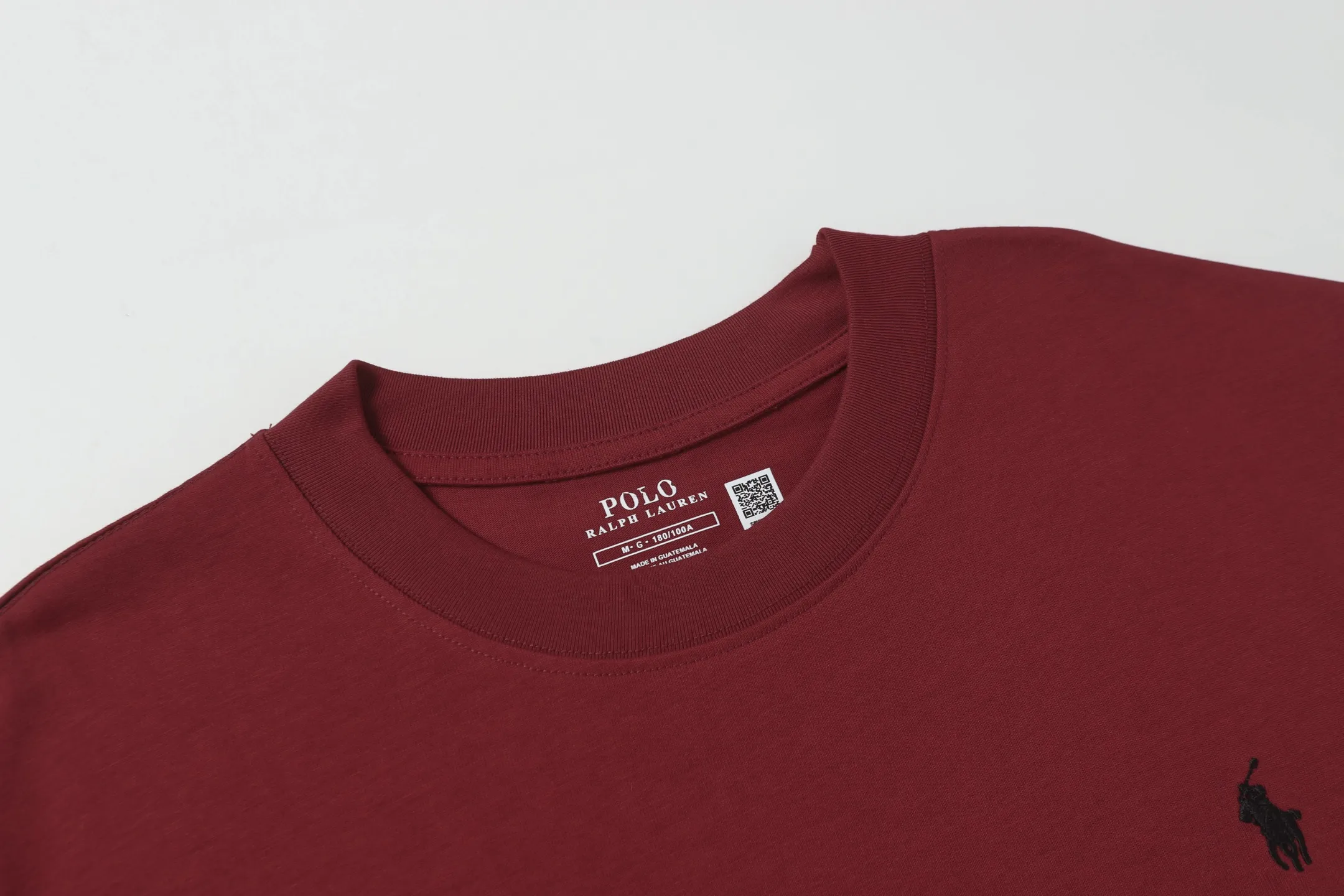 P114 Style No.: A002 (no discount for running quantity) [Ralph Lauren round neck solid color pony embroidered logo knitted short sleeves] ✅270g double yarn fabric, custom-woven and dyed threads ✅Original sticker Scan the QR code to enter the official website ✅Large version, loose and stylish, can wear up to 200 pounds Color: black, white, navy, sky blue, burgundy, blue, floral gray, dark gray Size: S-XL